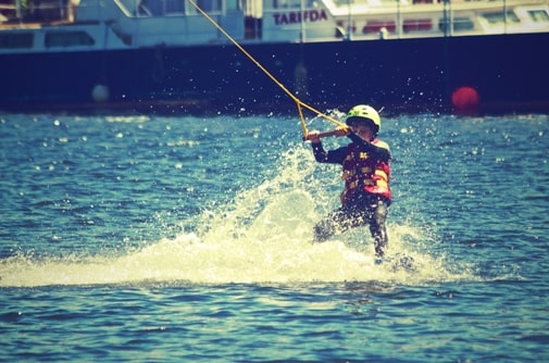 water-skiing-with-life-jacket