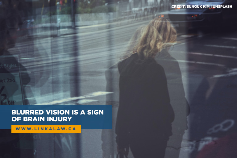 Blurred vision is a sign of brain injury